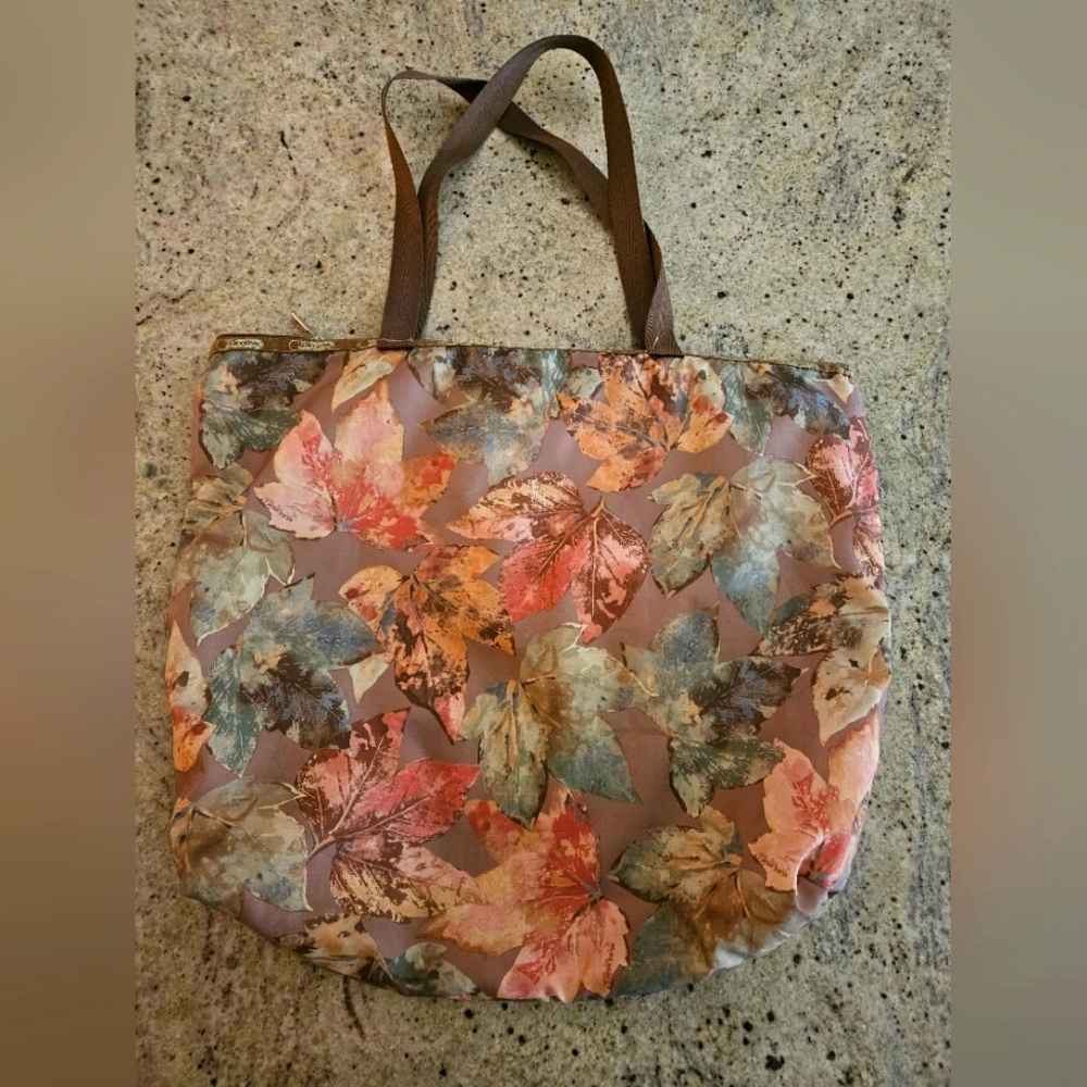 Vintage Leaf Lesportsac Zip Top Shoulder Tote Bag, Excellent Vintage Condition